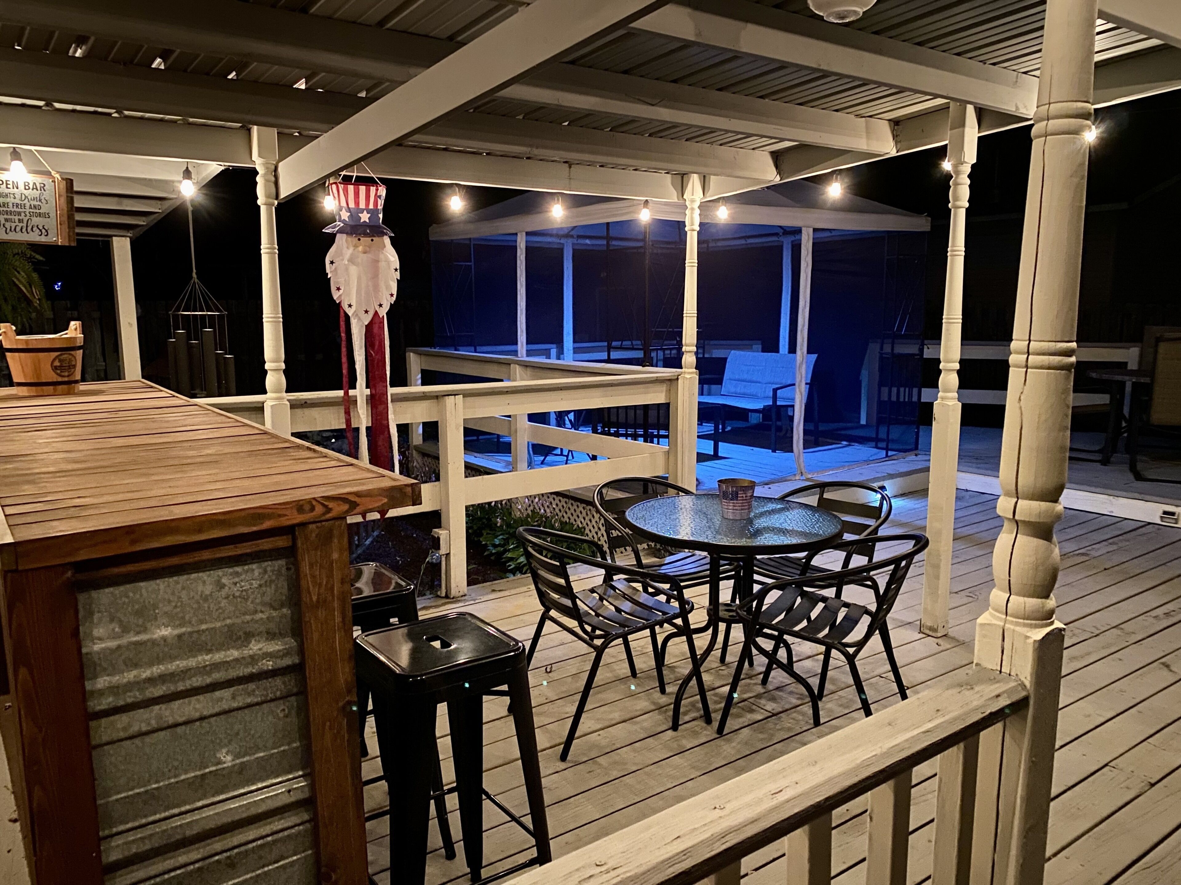 Full house in PdC w/ large deck - only blocks from downtown & the Mississippi!