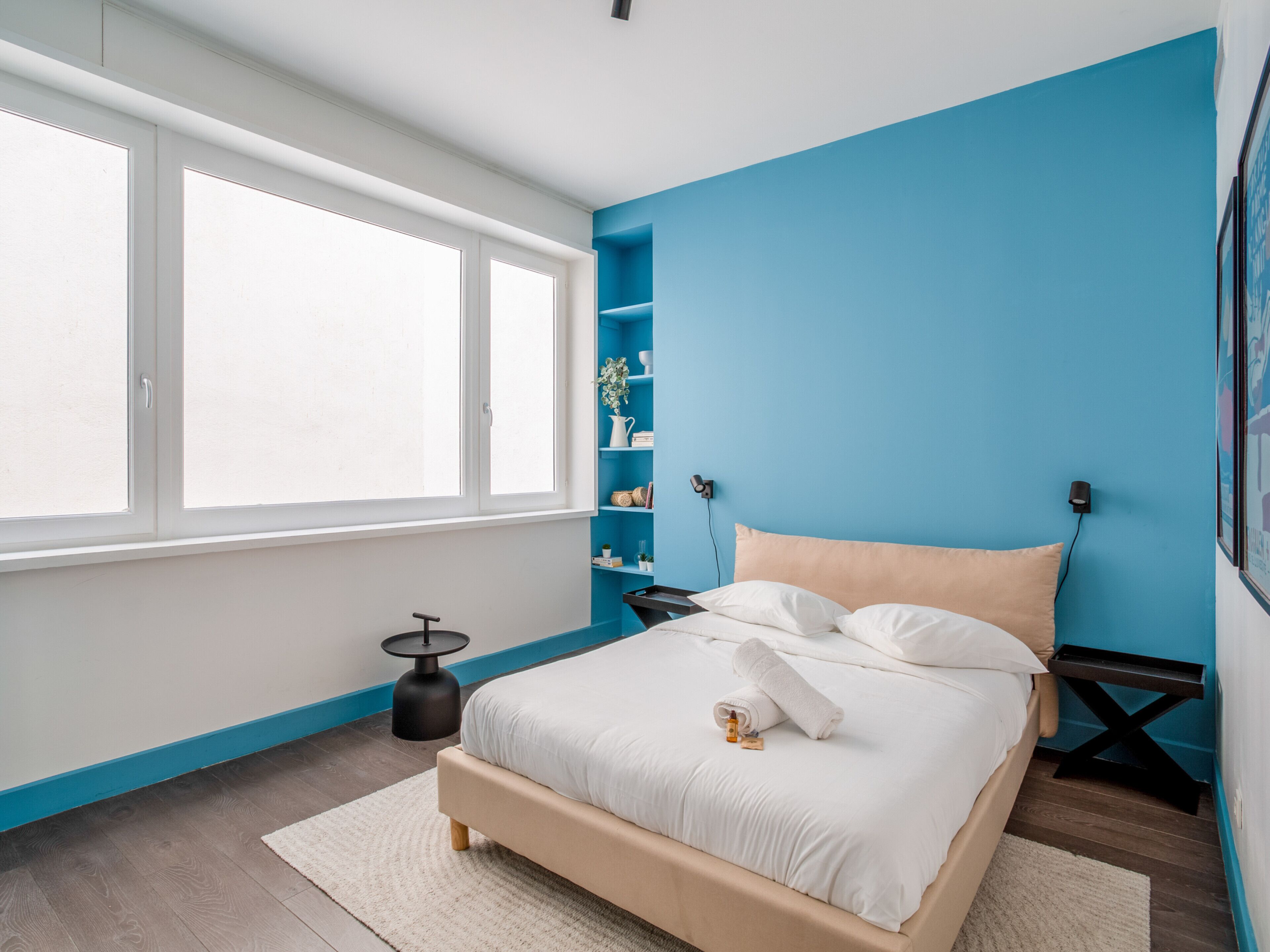 Large modern and calm flat at the doors of Panier in Marseille - Welkeys