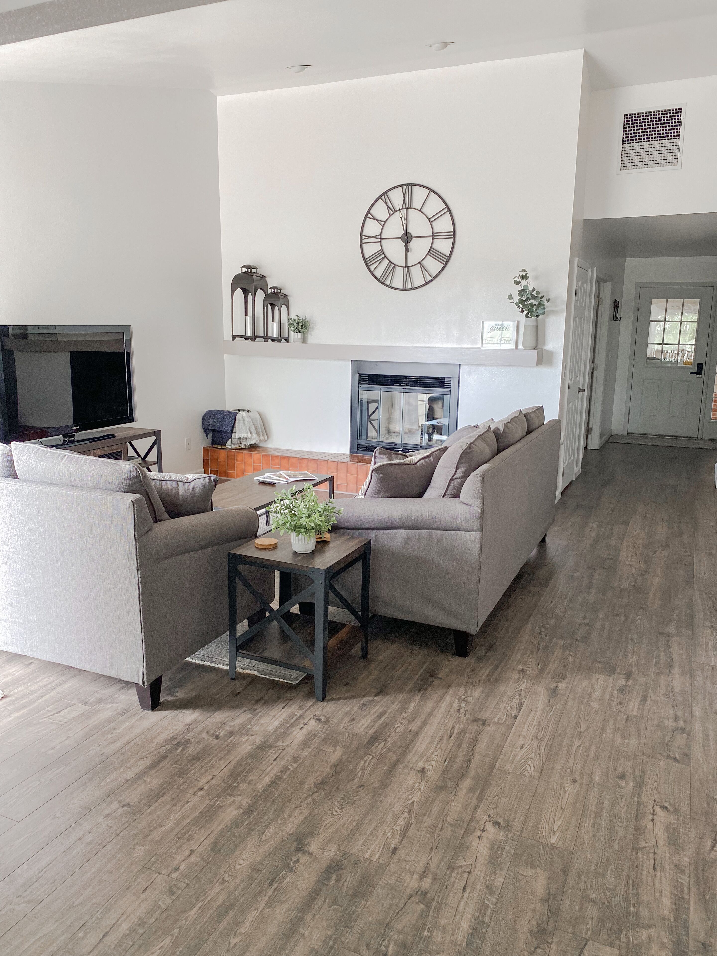 Smart TV, fireplace, computer monitors