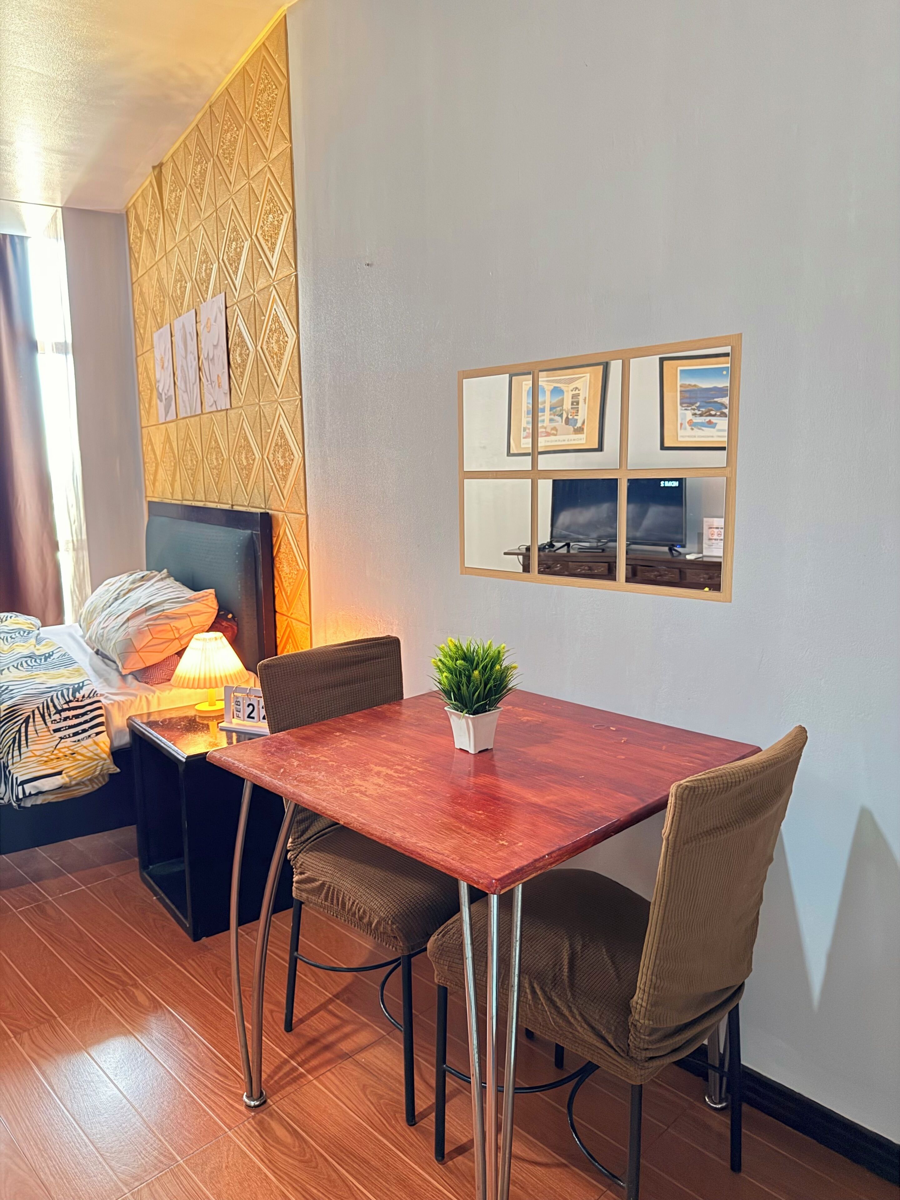 Basic-studiosuite | Spisning på værelset