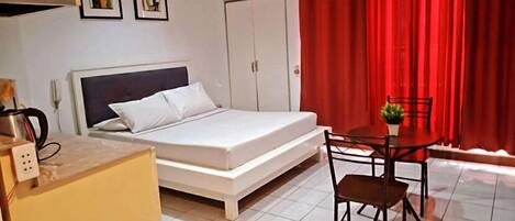 Egyptian cotton sheets, premium bedding, down duvets, WiFi