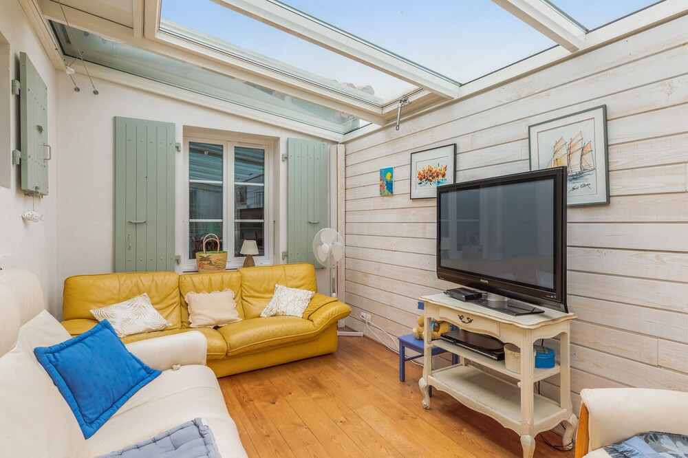 Nice studio with veranda nearby the beach in La Flotte - Welkeys