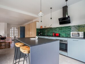 Fridge, microwave, oven, dishwasher - Appartement Moulleau - 3 étoiles - Welkeys (Arcachon)