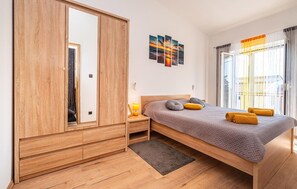 2 chambres, fer et planche à repasser, lit parapluie, Wi-Fi gratuit