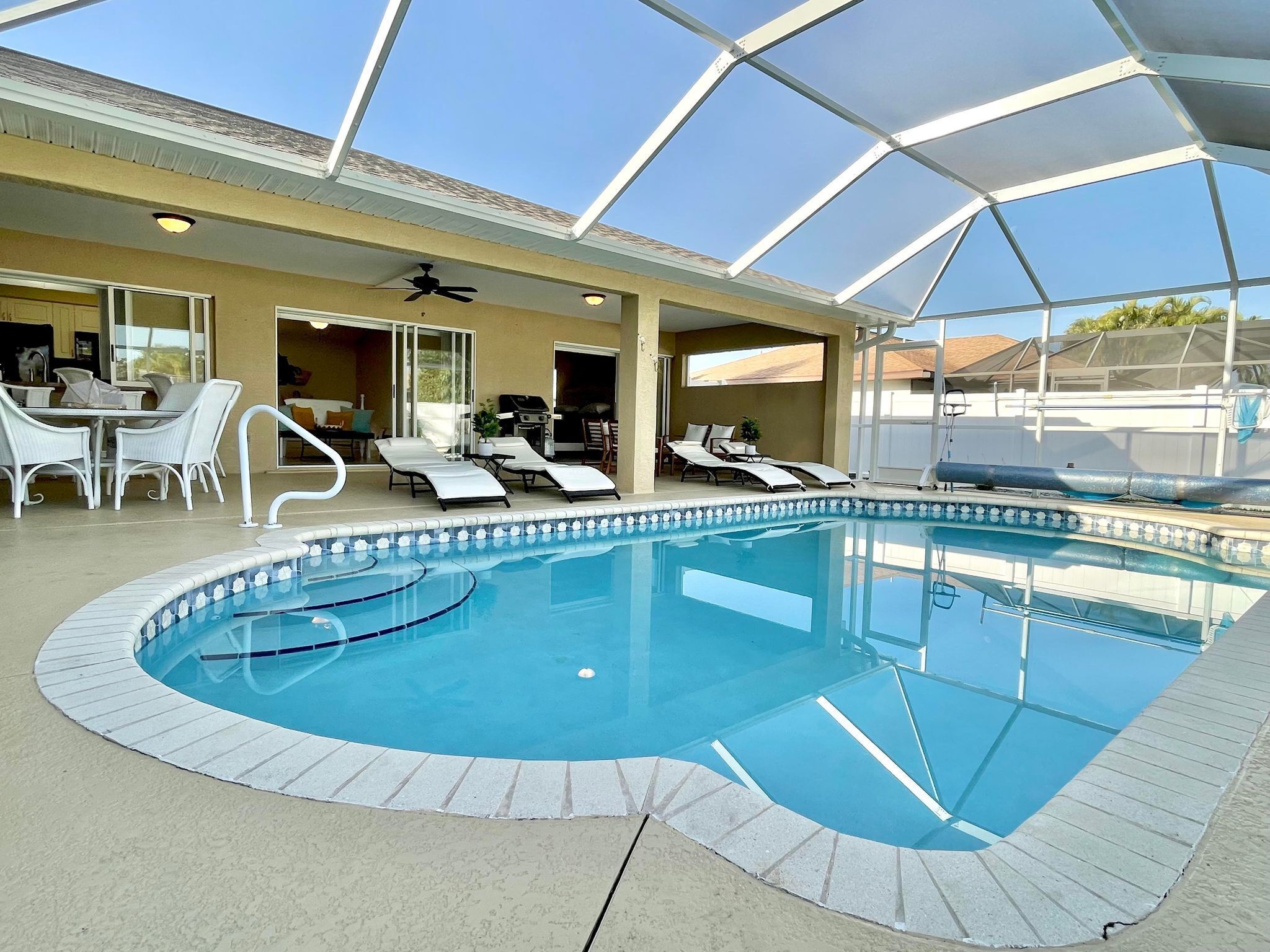 Florida living at it's Best - with heated Pool