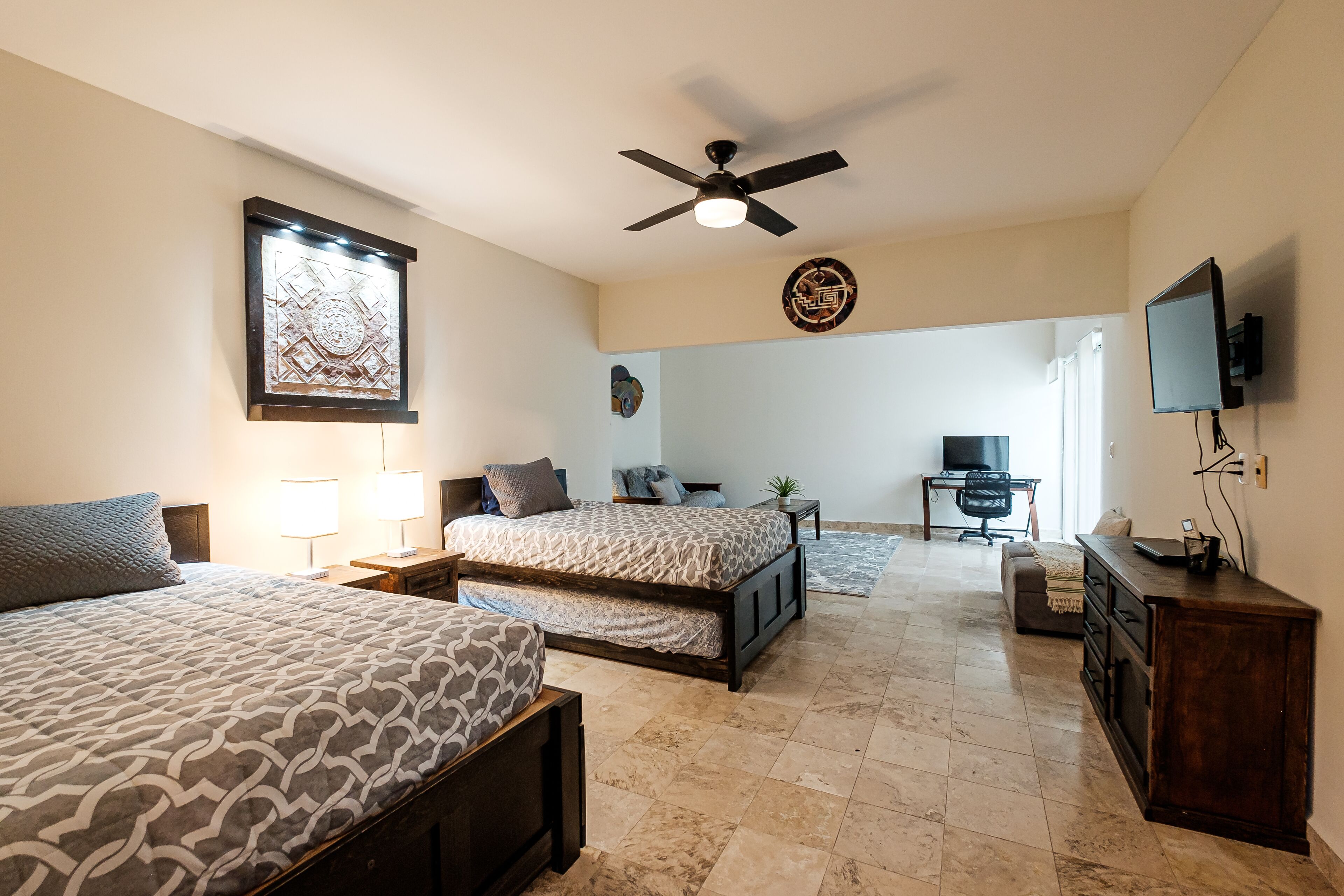 Perfect House with 3-Bedrooms, 3Baths and amazing views of the beach.