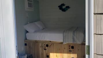4 bedrooms, free WiFi, bed sheets