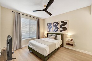 2 Schlafzimmer, Schreibtisch, Bügeleisen/Bügelbrett, kostenloses WLAN