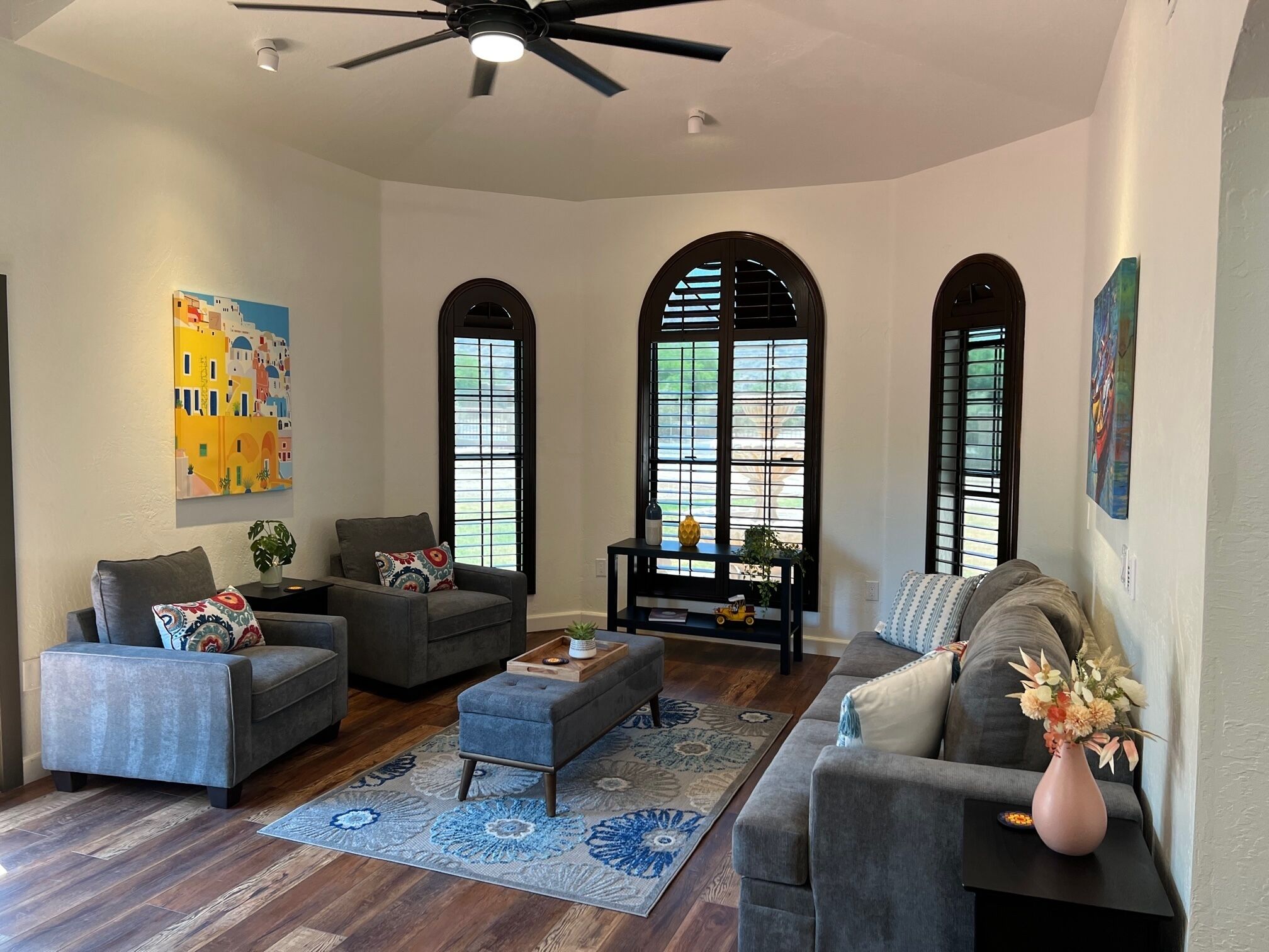 Quiet 1 acre  get-a-away with mountain views