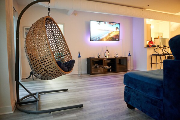 2 bedrooms, travel crib, free WiFi