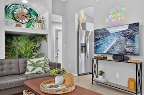 Unclassified image, 5 of 43, button - Family Getaway• Free Heated Pool• Nintendo• Hummocks • Shuffleboard •Near Beach🌴 (North Port)