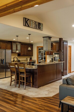 Interior - 5 bed 3 bath gorgeous Kenai River House.  Private world class fishing just steps (soldotna)