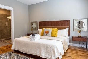 4 bedrooms, iron/ironing board, WiFi, bed sheets - Wildwood Flower | Pet-friendly 4BR Home | Asheville | Hot Tub (Asheville)