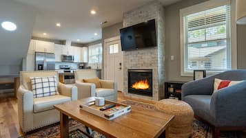 Télévision, cheminée