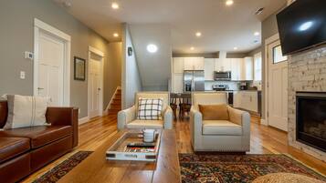 Télévision, cheminée