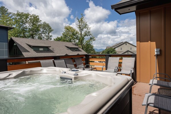 Bain à remous extérieur