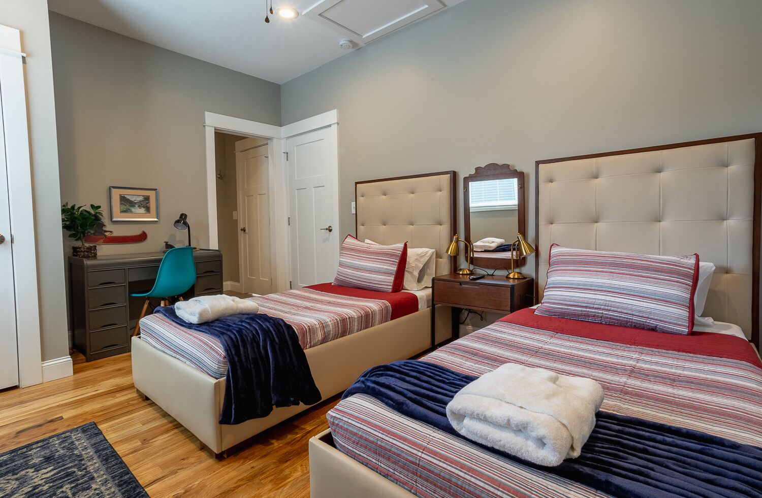 4 bedrooms, iron/ironing board, WiFi, bed sheets