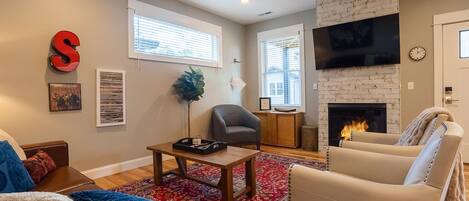 Télévision, cheminée