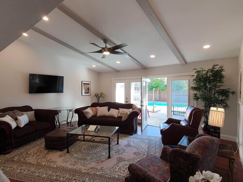 Your Spacious Private Getaway with Pool , 5 bedrooms, sleeps up to 12 guests