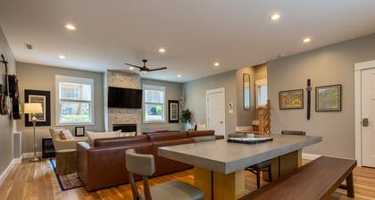 Orange Blossom | Pet Friendly Luxury Asheville Villa with Hot Tub & EV Charger