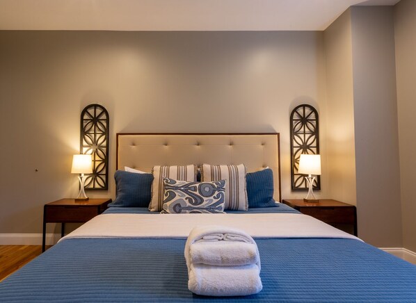 4 bedrooms, iron/ironing board, WiFi, bed sheets