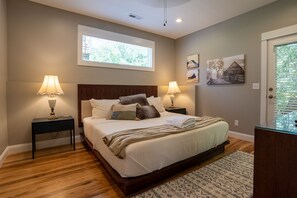 4 slaapkamers, een strijkplank/strijkijzer, wifi, beddengoed