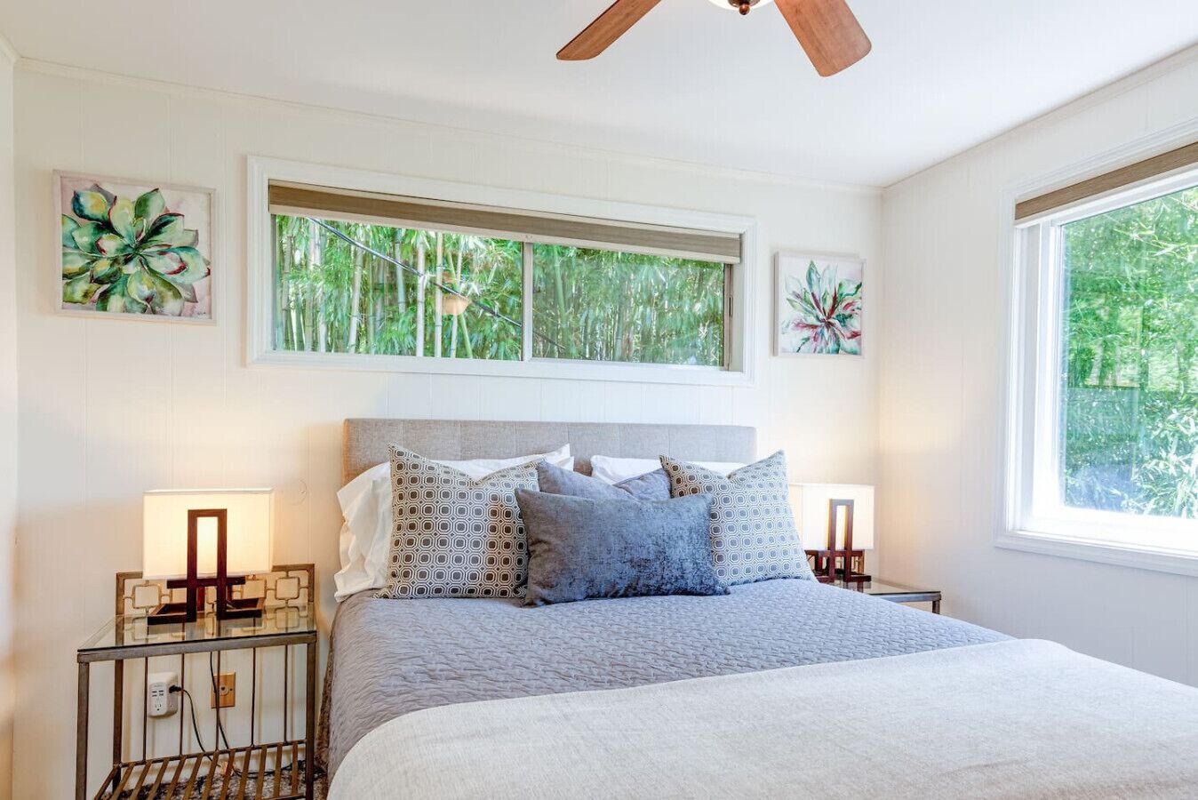 Bureau, fer et planche à repasser, lit parapluie, Wi-Fi gratuit