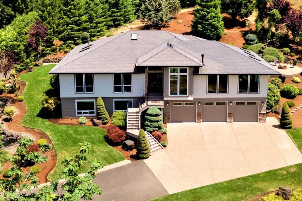New Listing - Breathtaking vacation/work remotely in wine country!