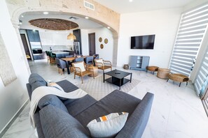 TV - Esmeralda Beach Resort 2 Bedrooms Condo C 402 (Puerto Peñasco)