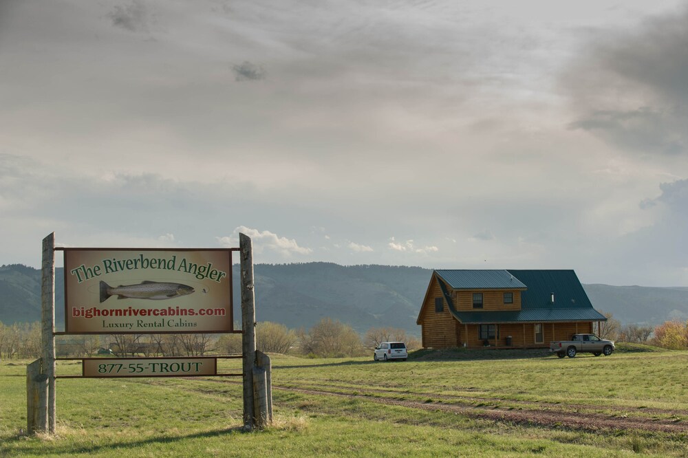 Spacious Bluff Cabin #2 Overlooking Bighorn River