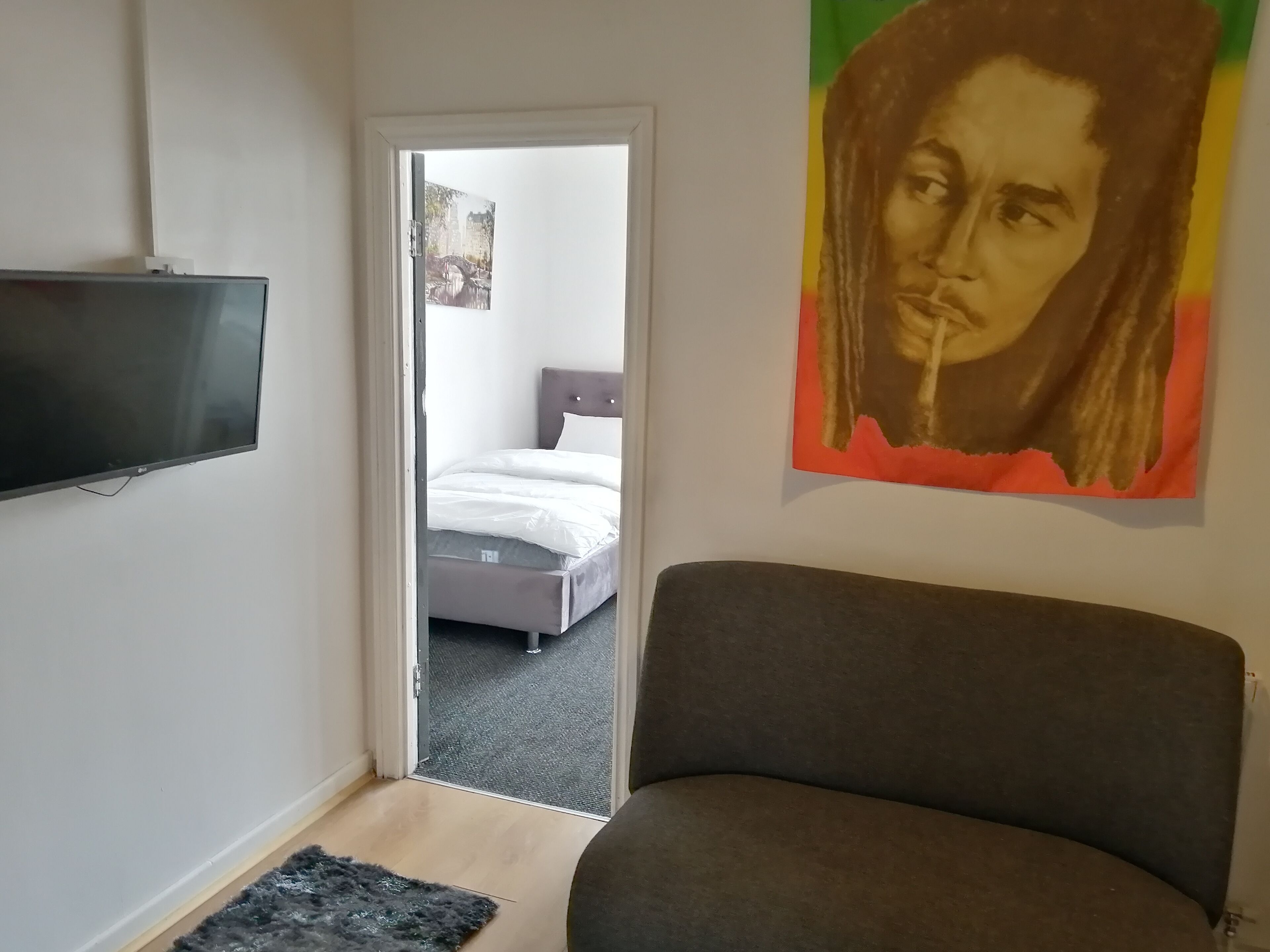 Fun 4-Bed Apartment in Birmingham central