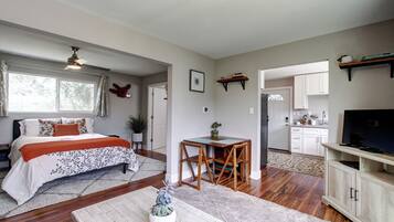 2 Schlafzimmer, Schreibtisch, Bügeleisen/Bügelbrett, kostenloses WLAN