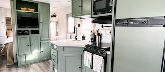Cozy Renovated RV near Zion and St. George