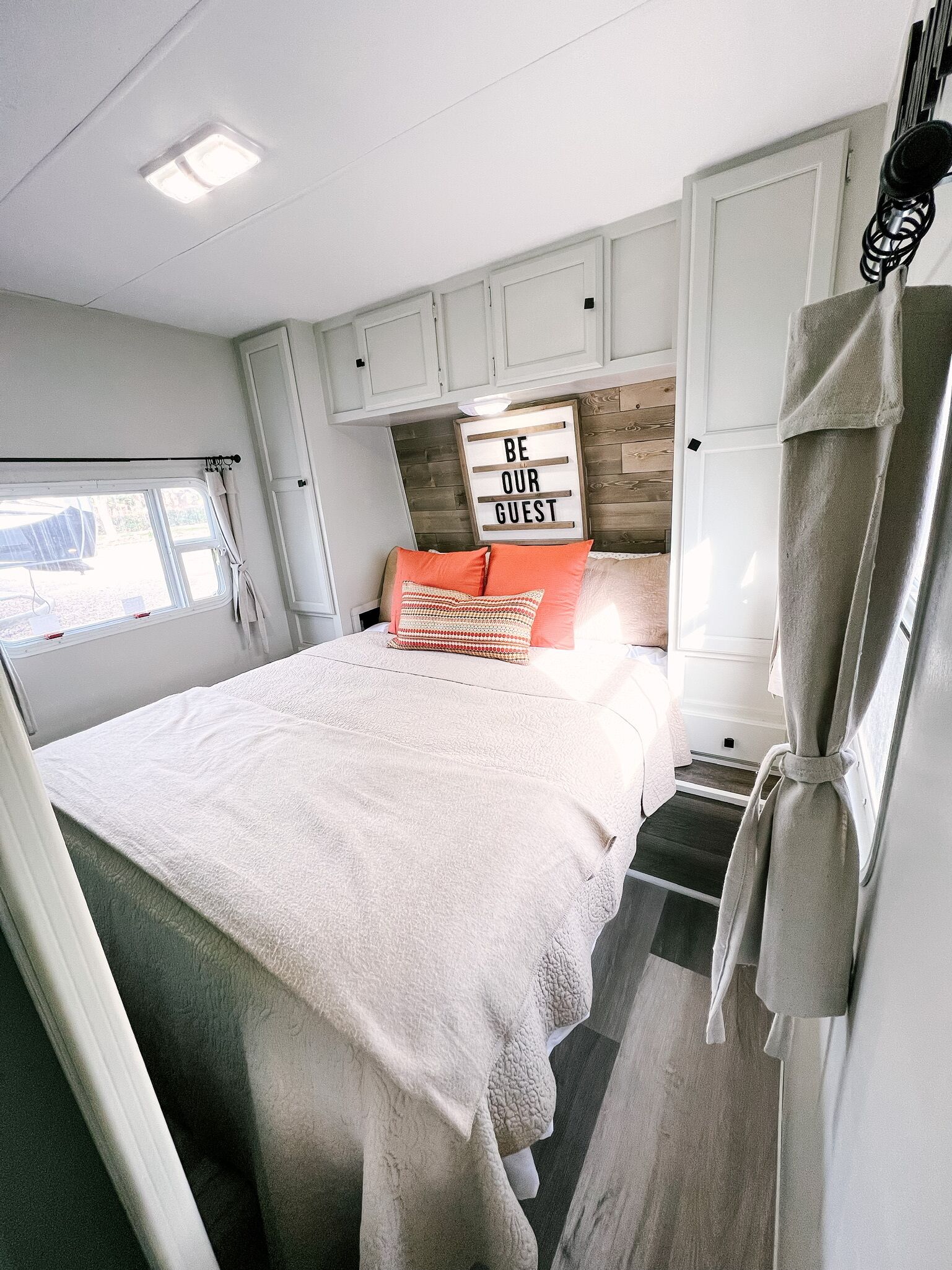 1 habitación y caja de seguridad en la habitación 