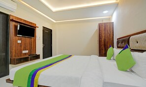 Deluxe Double Room | Desk, iron/ironing board - Treebo Jayshree Palace C21 Business Park (Indore)