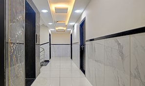 Lobby - Treebo Jayshree Palace C21 Business Park (Indore)