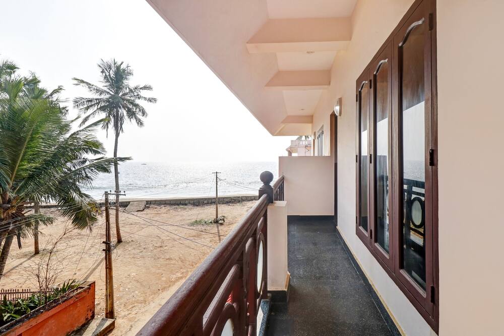 Itsy Hotels The Waters Edge Beach Resort