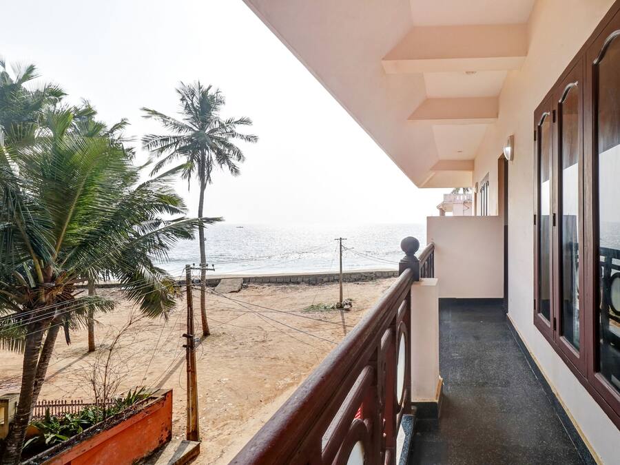 Habitación Deluxe | Cortinas opacas, tabla de planchar con plancha, ropa de cama