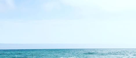 Plage à proximité, chaises longues