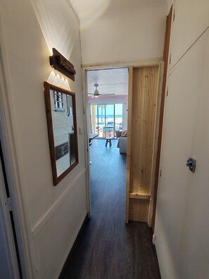 Interior - Studio apartment on the seafront (Port-la-Nouvelle)