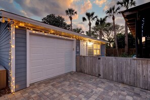 Terrace/patio - Baby it's Cold Outside Winter Promo on 4 - 6 night stays (Jacksonville Beach)