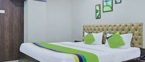 Deluxe-Zimmer | Schreibtisch, Bügeleisen/Bügelbrett