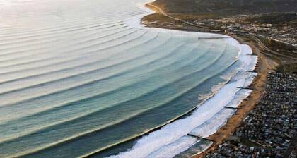 Brand New Remodeled Pierpont Surf Cottage Footsteps to Ocean Ventura
