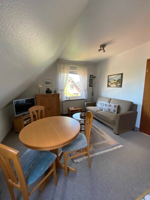 Unclassified image, 4 of 10, button