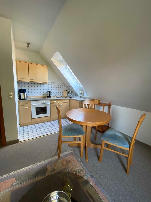 Unclassified image, 1 of 10, button