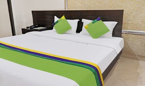 Phòng đôi Premium | Bàn, bàn ủi/dụng cụ ủi quần áo 