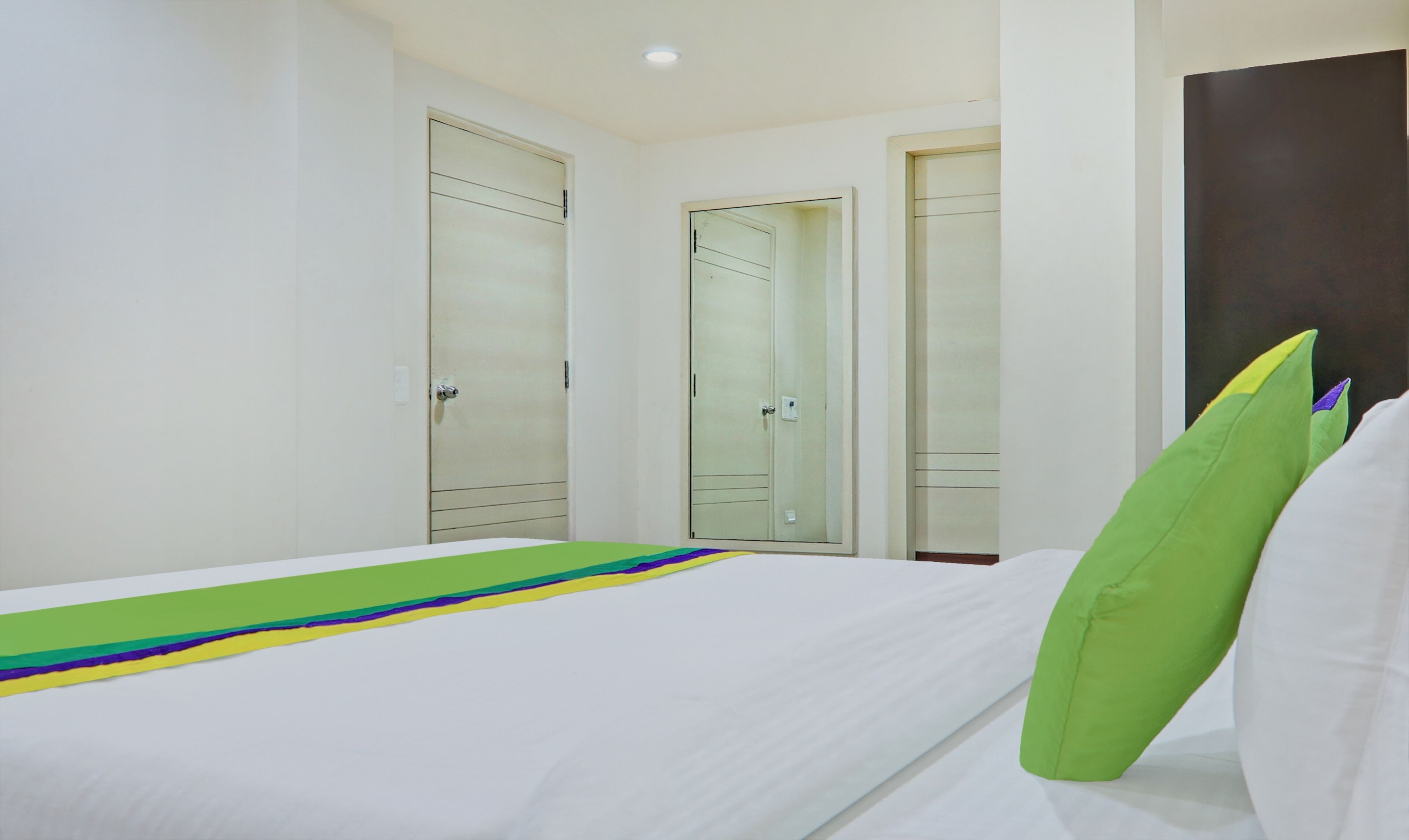 Kahden hengen premium-huone | Työpöytä, silitysrauta/-lauta