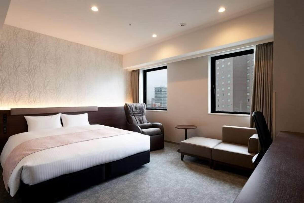 1 bedroom, in-room safe, desk, free WiFi
