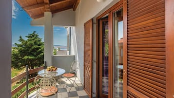 Apartamento (Two Bedroom Apartment with Terrace an) | Balcón