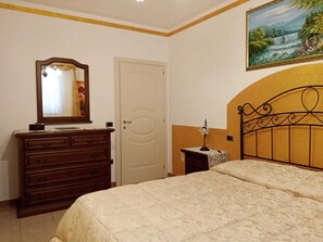 3 bedrooms, iron/ironing board, free WiFi, bed sheets - [FiorAle Apartment] on the Tuscan Hills 11 km from the Sea (Montescudaio)